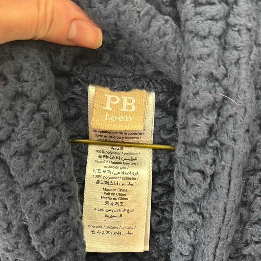Pottery Barn Teen Robe - Picture 3 of 6